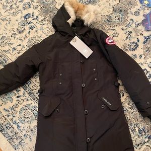 Canada goose women’s parka brand new